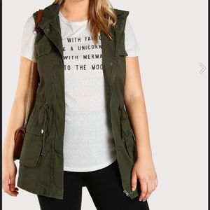 Sleeveless hooded utility jacket